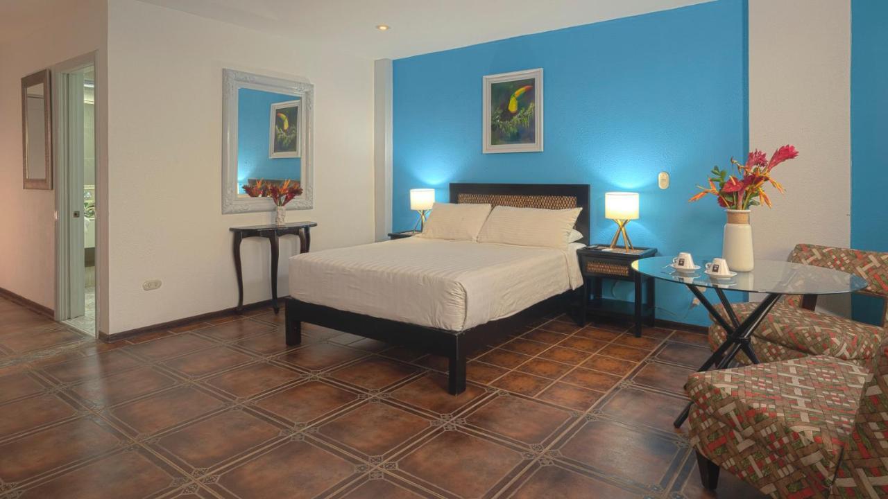 Blue Mirador Hotel Manuel Antonio Bagian luar foto